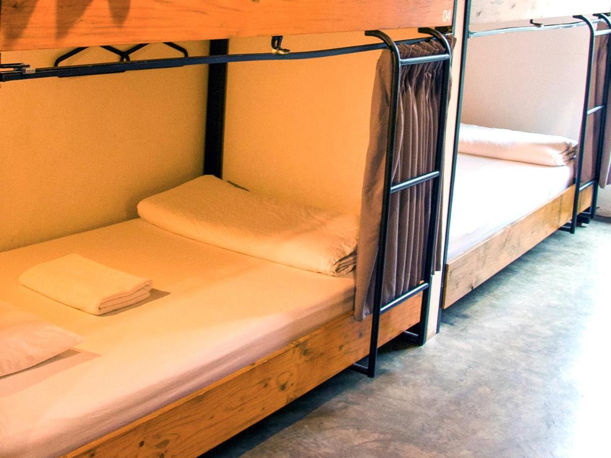 HOLY SHEET Hostel Bangkok Buitenkant foto