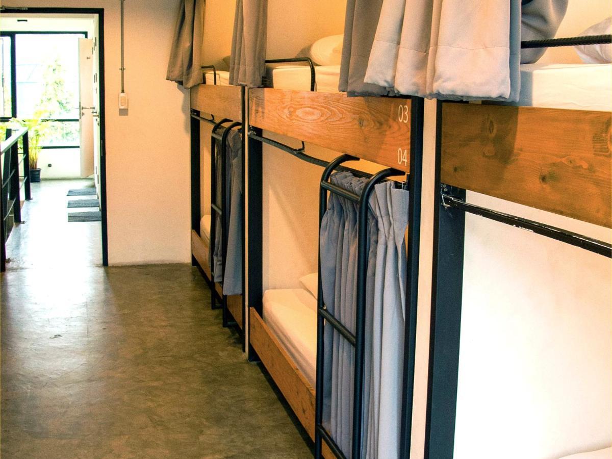 HOLY SHEET Hostel Bangkok Buitenkant foto