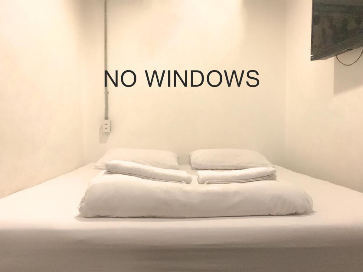 HOLY SHEET Hostel Bangkok Buitenkant foto