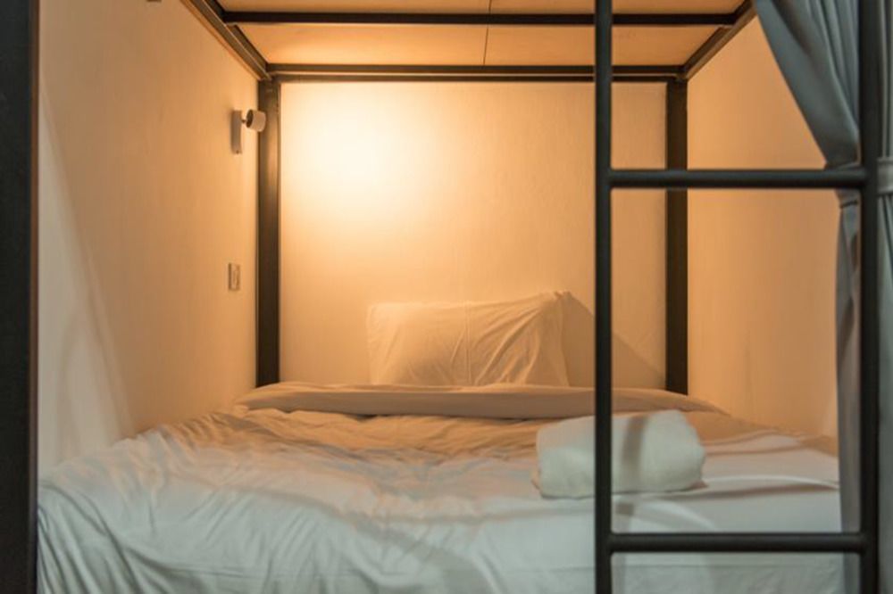 HOLY SHEET Hostel Bangkok Buitenkant foto